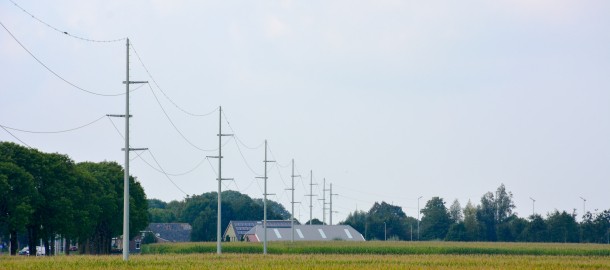 foto hoogspanningsmasten.JPG
