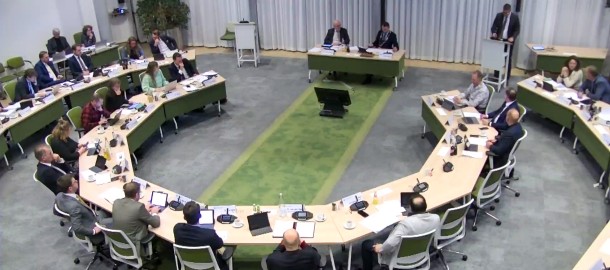 raadzaal tijdens vergadering-2.jpg