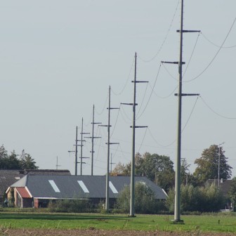 hoogspanningsmasten s Heerenbroek.jpg