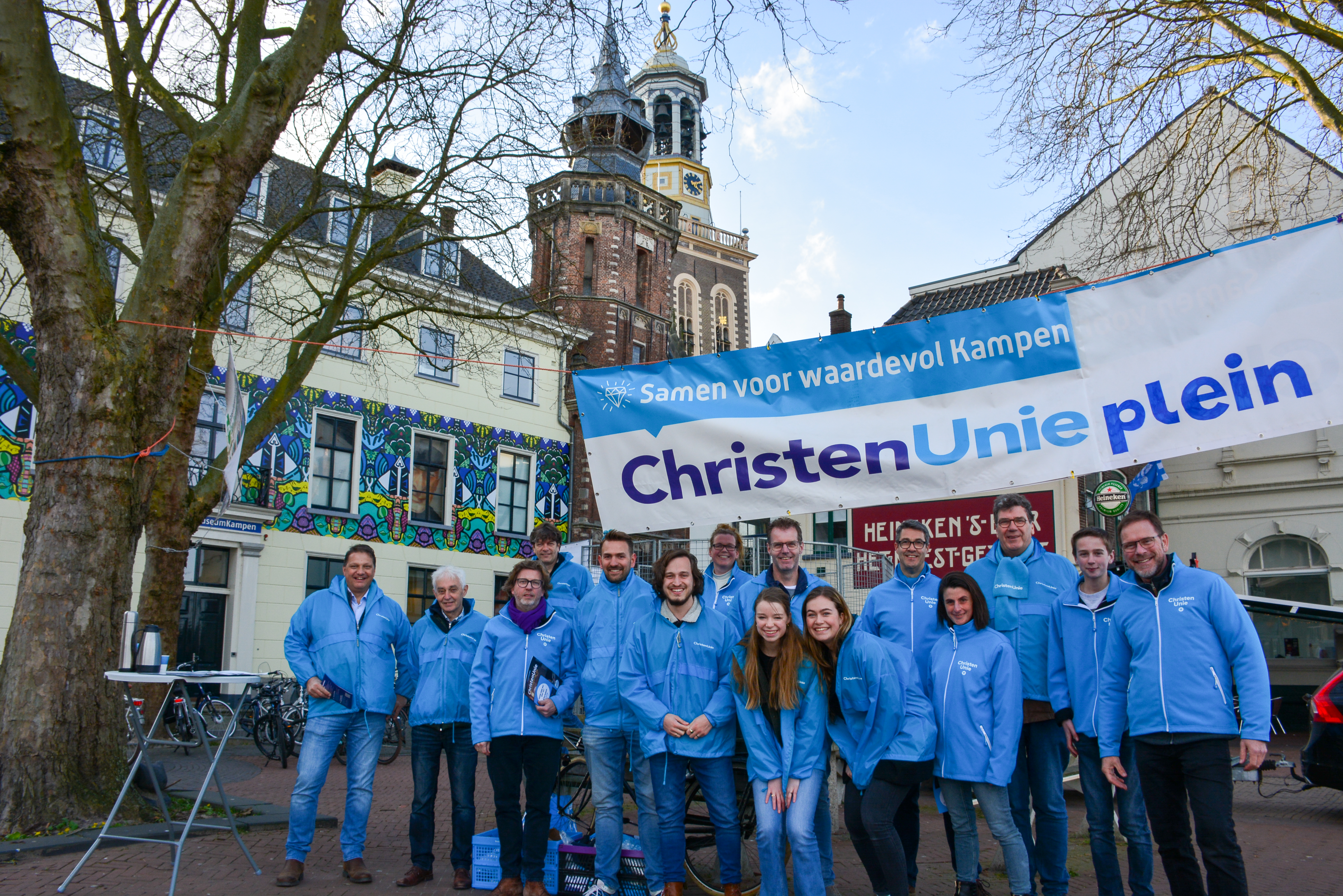 Kampen kleurde blauw op het ChristenUnieplein